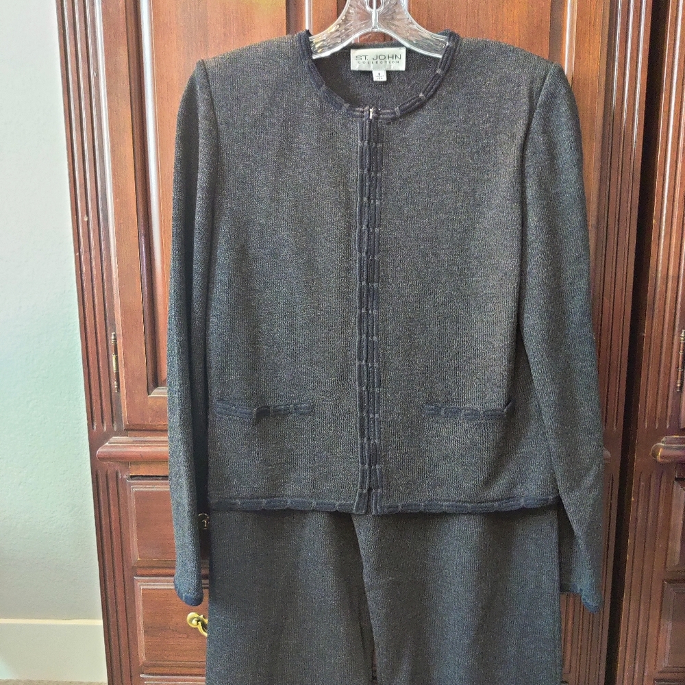 St. John Knit dark grey suit size8/10